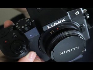 Самая бюджетная беззеркалка. Влезет ли в карман?