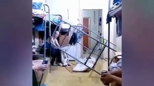 Упал с кровати(Пьяные)