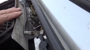 1 Второй замок для капота.