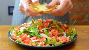 Салат с Сёмгой, Рукколой и Пармезаном  Готовить просто с Люсьеной