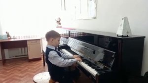 П. Цильхер "У гномов ", исполняет Бир Лев, 8 лет