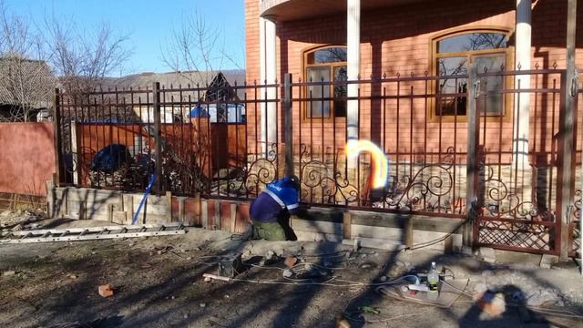 Забор ворота калитка профнастил под дерево смотреть онлайн