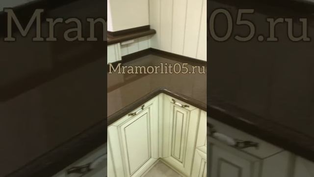 Кухонная столешница из литьевого мрамора. Литая мойка смотреть онлайн