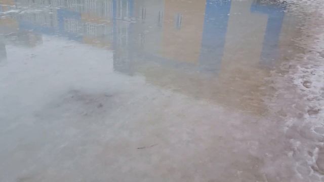 новый пруд в городе!!! скоро буду запускать туда рыбу!!! смотреть онлайн