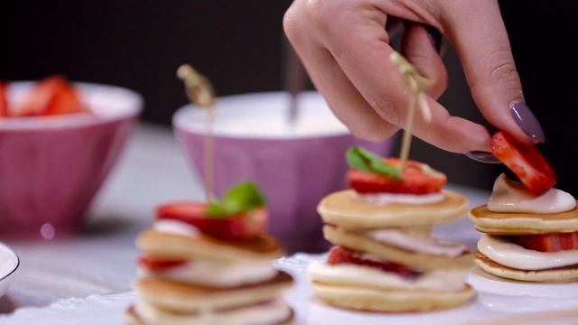 Мини-панкейки на шпажке смотреть онлайн