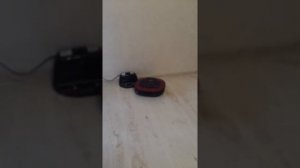 Как убирается робот-пылесос LG