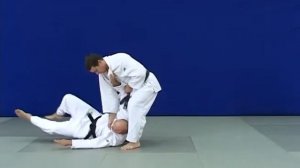 Моротэ - сэой - нагэ. Бросок через спину, плечо с захватом рукава и отворота.Morote seoi nage