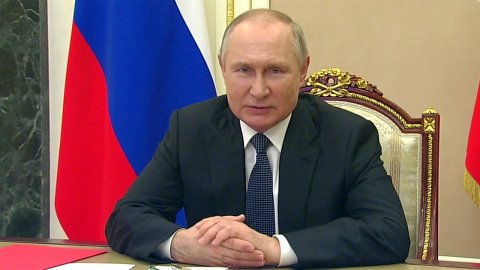 Владимир Путин провел оперативное совещание с постоянными членами Совета безопасности РФ