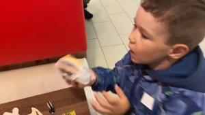 Открываю бокс а4 в Burger King в последний день акции.