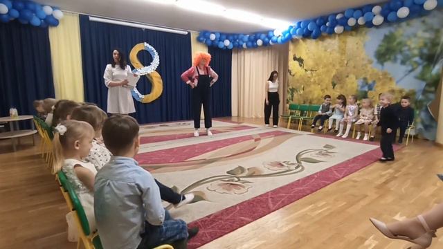 весенний утренник " Карлсон в гостях у ребят ". детский сад д.Копище средняя группа. смотреть онлайн