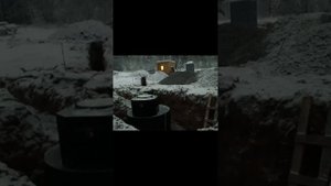 Септик и внешние коммуникации для дома (бетонный или пластиковый септик, какой выбрать?)