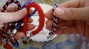 Плетеный браслет Кумихимо.