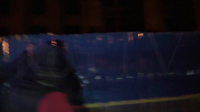 Автомайдан покрасил забор у Дома Профсоюзов в Одессе смотреть онлайн