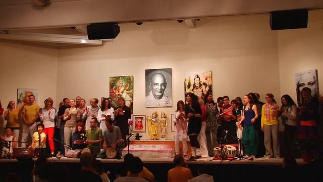 Devi Devi Devi Jaganmohini смотреть онлайн