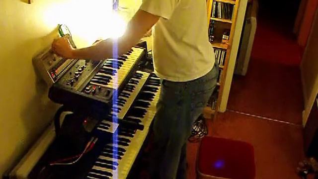 Live improvised drum n bass jam on analogue synths 2 смотреть онлайн