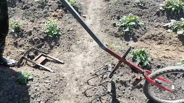 Инструмент для дачи, огорода. Окучник для картошки с насадками, сделанный своими руками