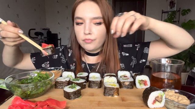 Мукбанг  Ролы  суши ?  Mukbang  Rolls  sushi