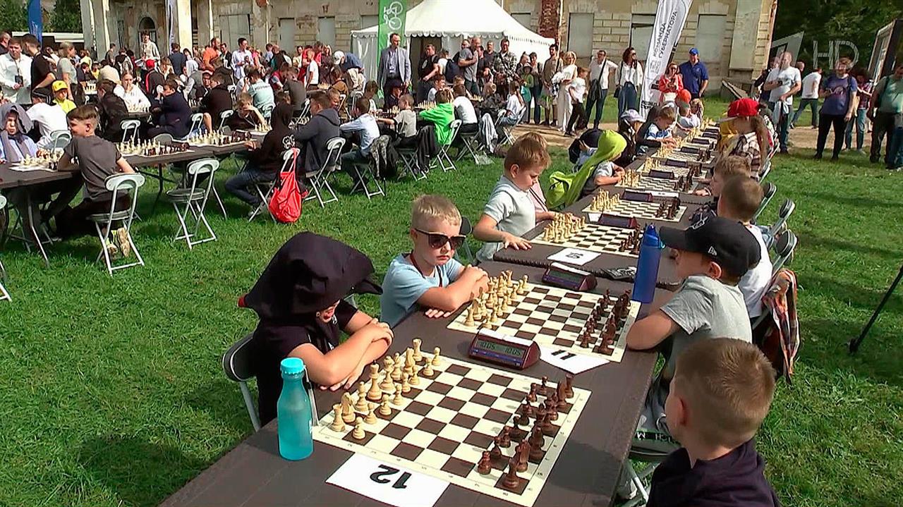 Сразу несколько шахматных турниров проходит в старинной усадьбе в Подмосковье
