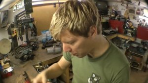 Британец сделал настоящие когти Росомахи