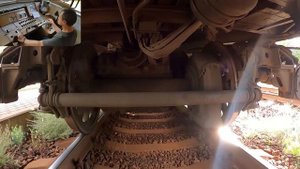 ЭР2Т. Колёсная пара моторного вагона со звуком.