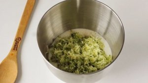 Оладьи из кабачков на дрожжах и кефире