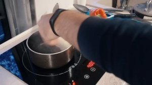 Индукционная плита в автодоме - тесты и замеры потребления при работе от аккумуляторов