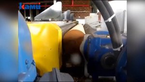 Подготовка брёвен к лущению на окорочном станке для чураков Vantec DTH R-2800