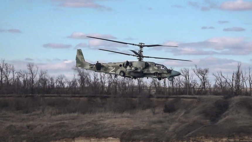 «Аллигаторы» в небе: ударные вертолеты Ка-52 поразили опорные пункты ВСУ