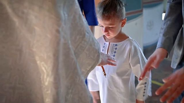 Видеосъемка крестин в церкви. Красивая видеосъемка крещения ребенка.