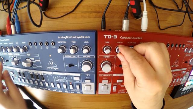 Behringer TD-3 Blue/Red double pack STEREO jam 🎧 смотреть онлайн