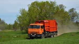 Мусоровоз МКМ-4605 на шасси КамАЗ-53215R (В 518 ОС 122). / KAMAZ garbage truck.
