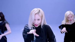 EVERGLOW-“DUN DUN ”