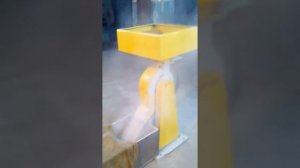 Работа зернодробилки ДКУ-1,2