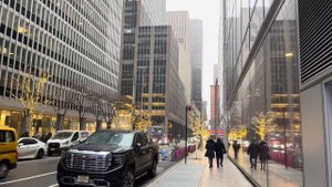Light Snow Walk 4k - Walking New York 2024 Usa Virtual Travel Video