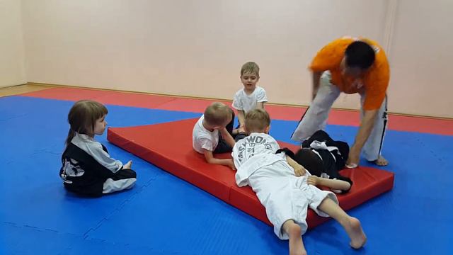 Маленькие Панды (4 июня 2015) часть 2 смотреть онлайн