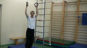 Вис углом на гимнастических кольцах