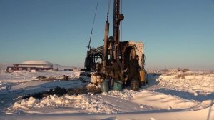 Геологоразведка 31.01.2011г. Добили до пласта. Берём пробы на золото. Желонирование.