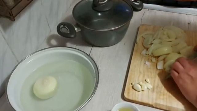 Тажин с курицей и изюмом.И карамельным луком. смотреть онлайн