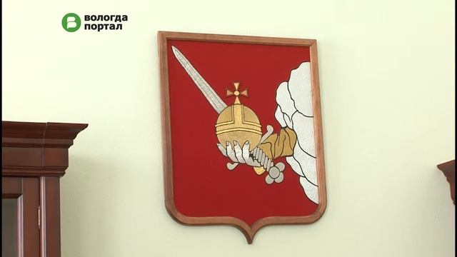 С сегодняшнего дня коммунальщики начнут мыть городские улицы с помощью спецтехники