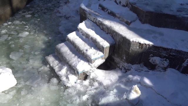 Кай кайфует в ледяной воде. 20.03.2023 смотреть онлайн