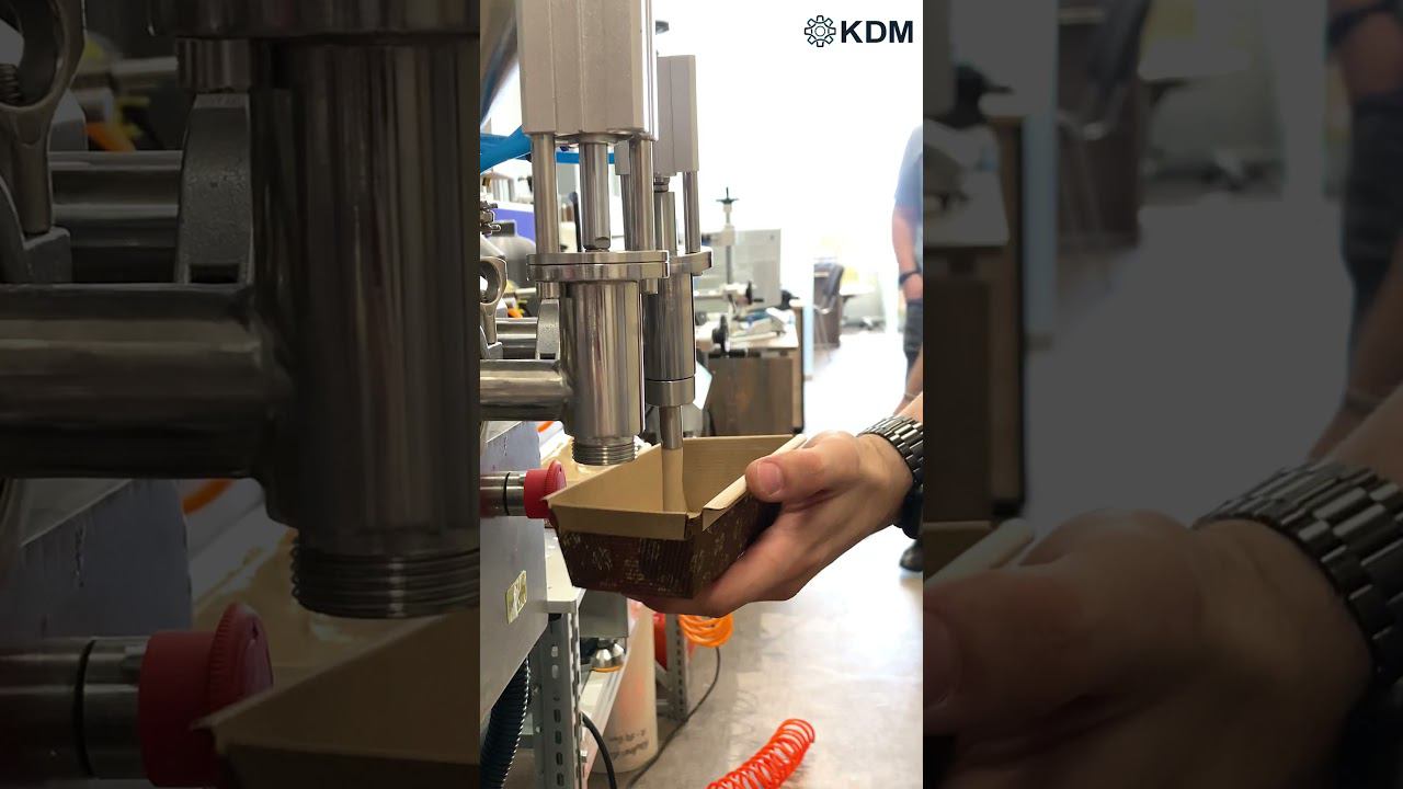 Дозирование теста для кексов с помощью поршневого дозатора V 500D #dosing смотреть онлайн