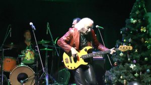 Поющие сердца Новогодний парад ВИА Облака в реке Обманщица...