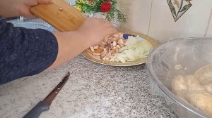 Шампиньоны в духовке. Самый легкий и вкусный рецепт!