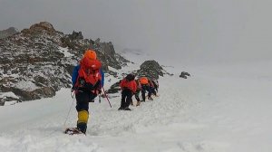 Самая большая российская экспедиция покорила сложнейшую вершину планеты - Чогори