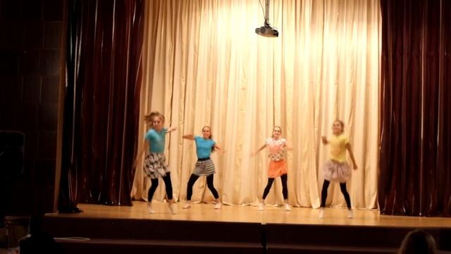 Эрика Богданова Кира Макарова Лана Петросян и Настя Джемо. Ёлка 2014