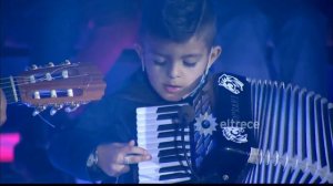 ¡Este chico tiene mucho futuro! Mirá cómo llevó adelante un show entero