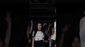 (JISOO FANCAM FOCUS) - BLACKPINK 'Pink Venom' DANCE PRACTICE PERFORMANCE VIDEO