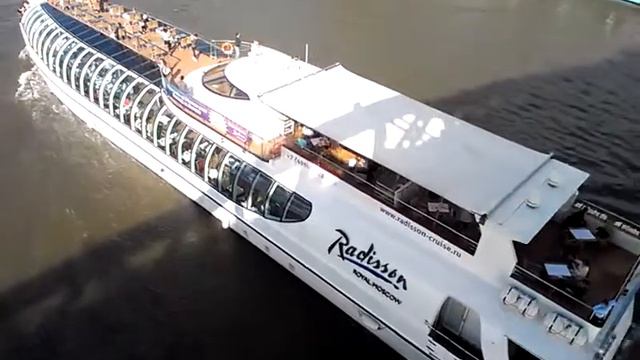 Москва-река под Андреевским мостом. смотреть онлайн