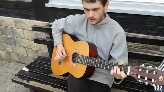 Парень играет на гитаре смотреть онлайн