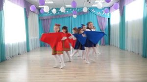 Танец  Русские узоры  от воспитанников группы  Семицветик